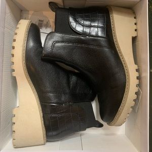 Black Booties dolce by vita